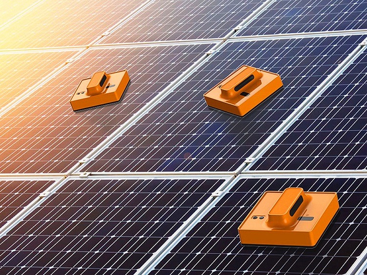 Photovoltaic solar panel robot - manly battery Photovoltaic solar panel robot - manly