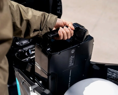 Electric motorcycle battery: the 2023 business guide - manly
